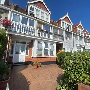 https://wynnstay-studio-apartments.cambridgehotelsuk.com